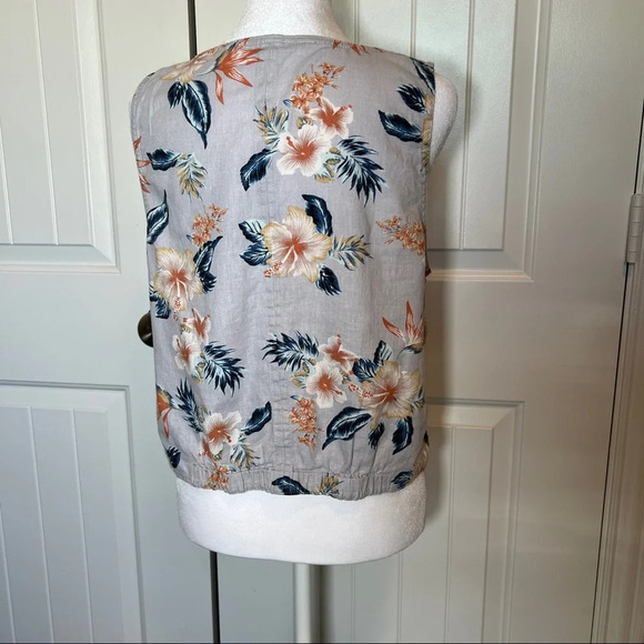 Vanilla Star Grey Tropical Print Button Down Tie Front Sleeveless top, Large - Picture 3 of 12